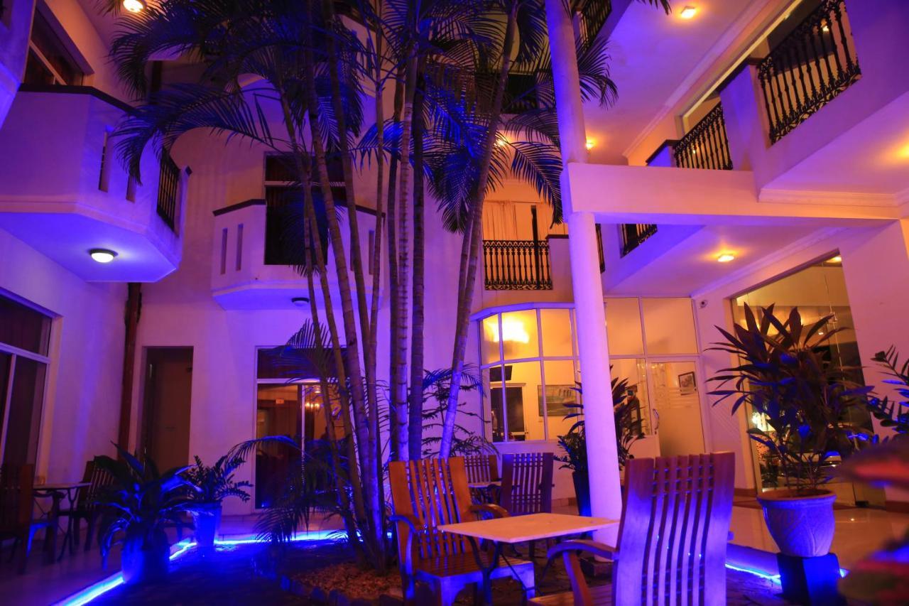 The Ocean Pearl Hotel Negombo Exterior foto